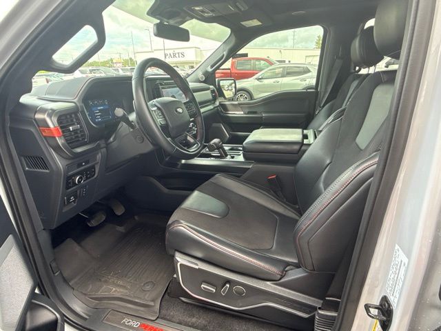 2025 Ford F-150 Raptor:B02492
