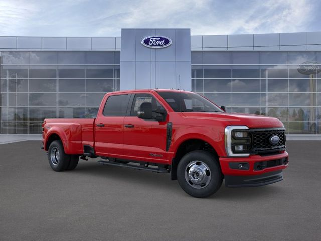 Race Red 2026 Ford F-350 Super Duty XL Crew Cab LB DRW 4WD Pickup Truck Four-Wheel Drive Automatic