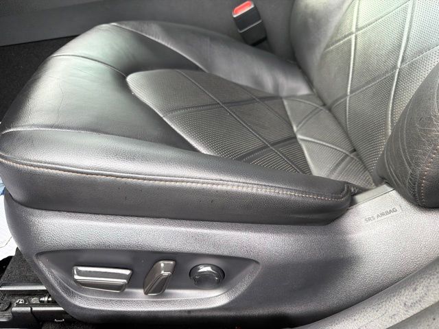 Used 2018 Blue Toyota XLE image 28