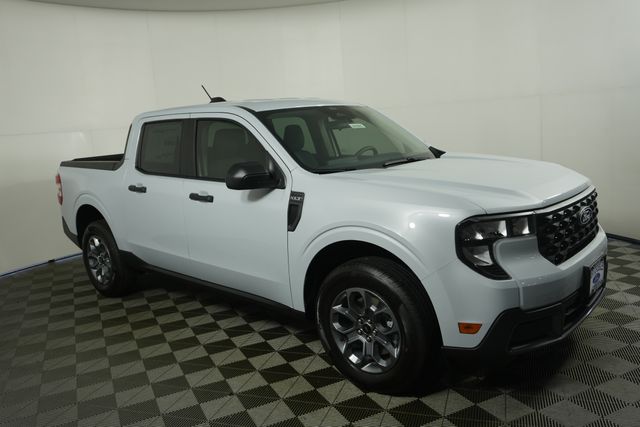 New 2026 White Ford XLT image 2