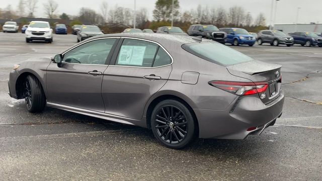 2022 Toyota Camry SE 6