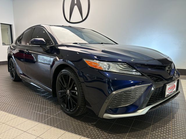 Used 2022  Toyota XSE image 2