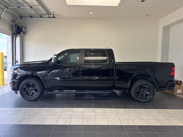 Diamond Black Crystal Pearlcoat 2025 RAM 1500 Big Horn Crew Cab 4WD Pickup Truck Four-Wheel Drive 8-Speed Automatic