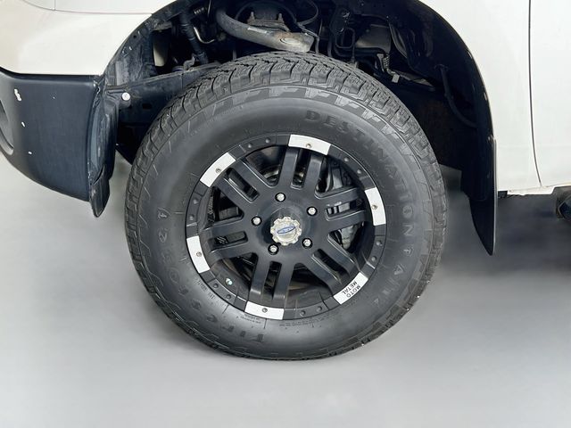 Used 2007 White Toyota SR5 image 22