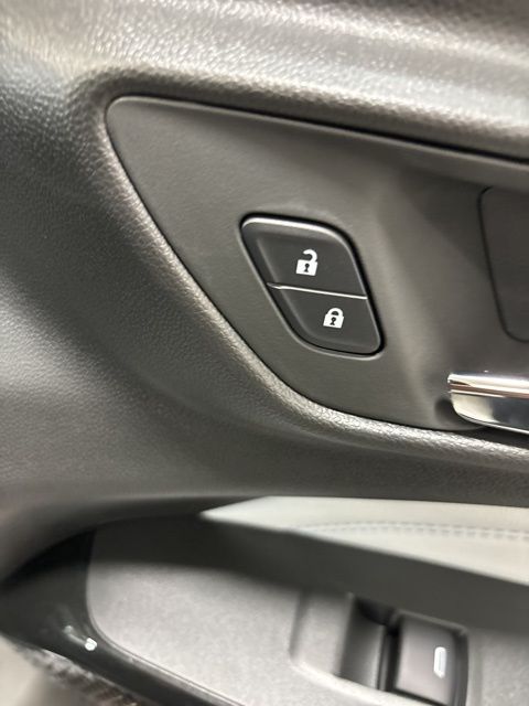 2025 Chevrolet Trax LT photo