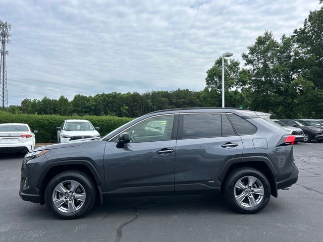 2024 Toyota RAV4 LE - Photo 11