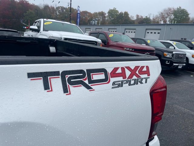 2016 Toyota Tacoma TRD Sport 17