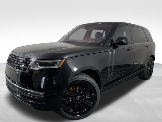 2023 Land Rover Range Rover SE 2