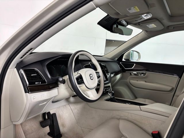 Used 2016  Volvo T6 Momentum image 9