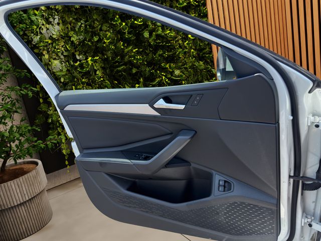 2024 Volkswagen Jetta Thumbnail
