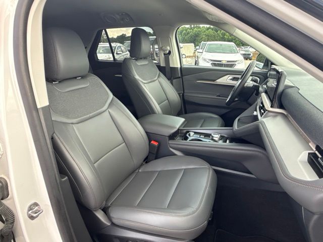 2025 Ford Explorer Active:B02485