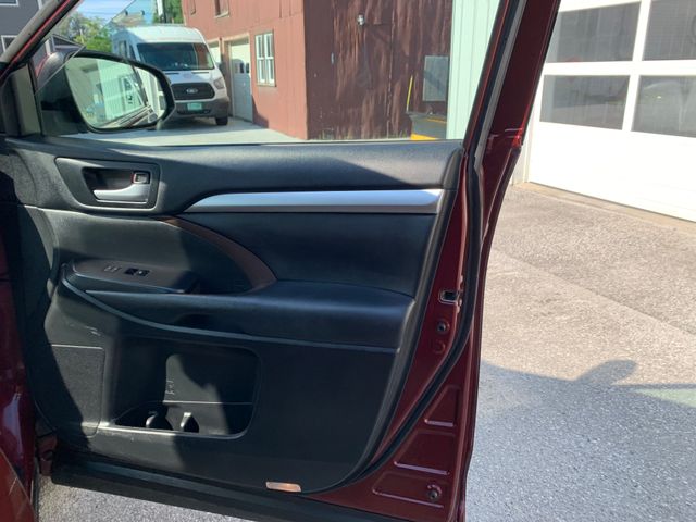 Used 2017 Toyota Highlander SUV