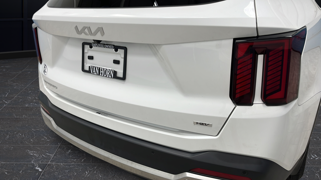 Used 2025 White Kia SX Prestige image 41
