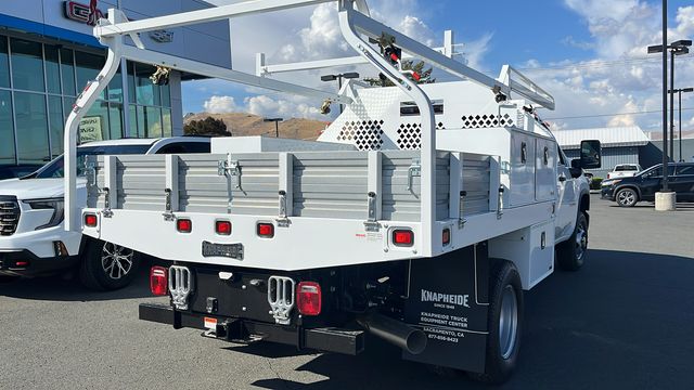 2024 Chevrolet Silverado 3500HD Work Truck 2