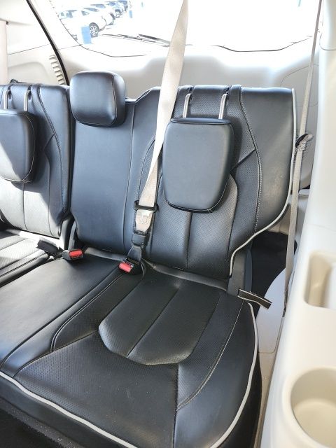 Used 2023 Black Chrysler Limited image 29