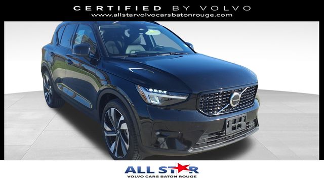 2024 Volvo XC40 B5 Plus Dark Theme AWD