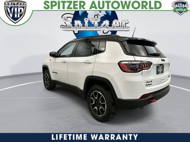 New 2026 White/off-white Jeep Trailhawk image 7