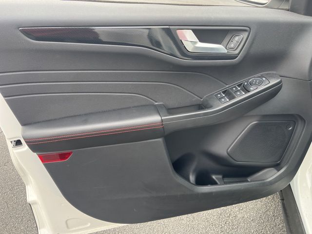 2025 Ford Escape Hybrid ST-Line:L166211