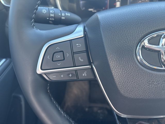 used 2023 Toyota Highlander car, priced at $39,529