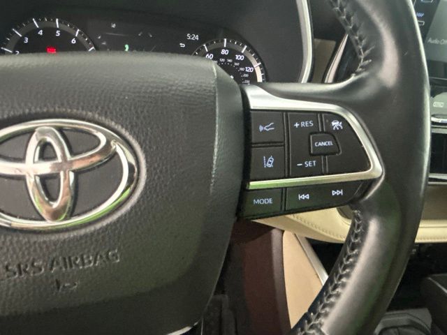 Used 2021 Toyota Highlander SUV
