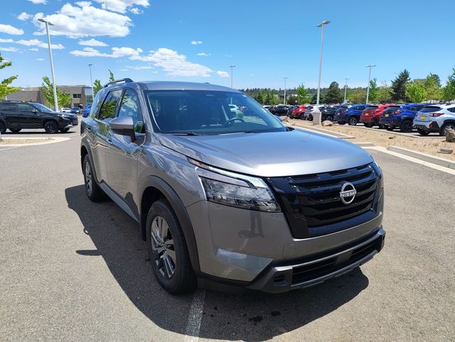2025 Nissan Pathfinder SV 4WD's photo
