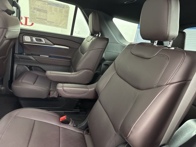 2025 Agate Black Metallic Ford Explorer Platinum RWD SUV