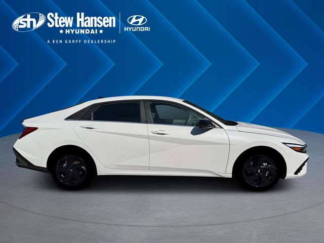 New 2026 White Hyundai SEL Sport image 9
