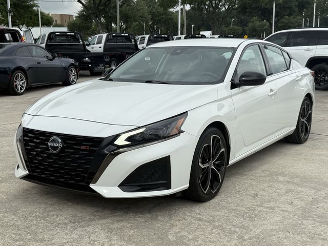 2023 Nissan Altima 2.5 SR White at Central Houston Nissan