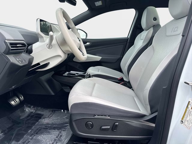 Used 2021 White Volkswagen 1st Edition image 17