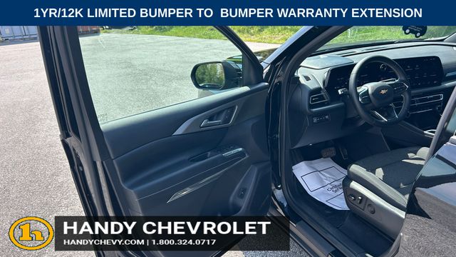 Used 2025 Chevrolet Traverse SUV