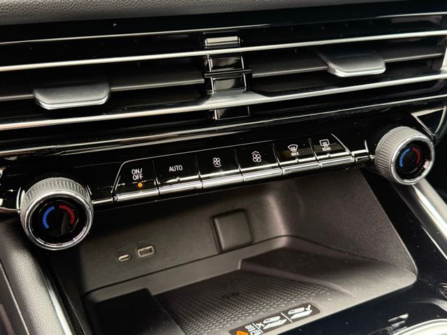 new 2026 Chevrolet Traverse car, priced at $48,015