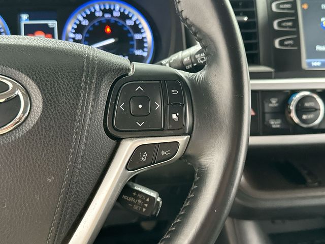 2017 Toyota Highlander SE Silver at Rochrich Mazda