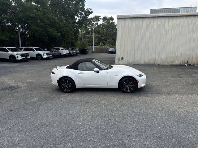Used 2024 White Mazda Grand Touring image 4