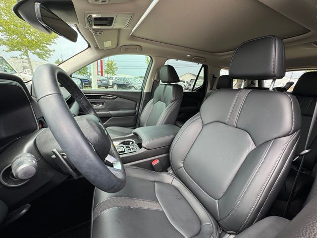 Used 2025 Honda Pilot SUV
