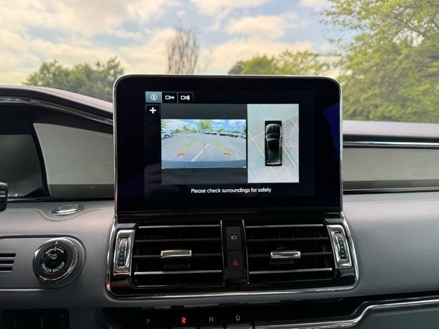 2019 Lincoln Navigator Black Label photo