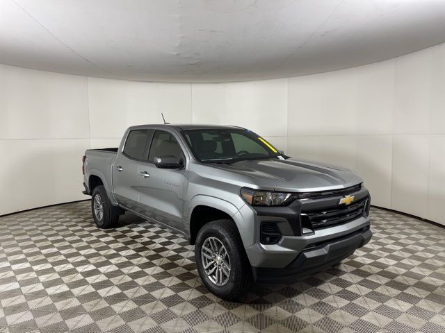 2024 Chevrolet Colorado LT 2