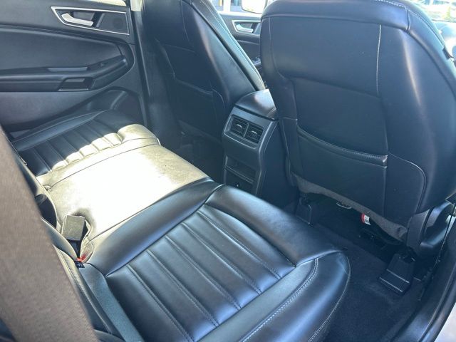 Used 2024 Silver Ford SEL image 12