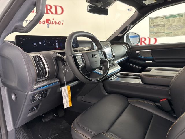 2025 Star White Metallic Tri-Coat Ford Expedition 4X4 SUV