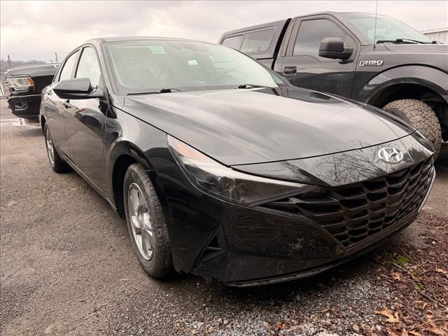2022 Hyundai Elantra SE FWD