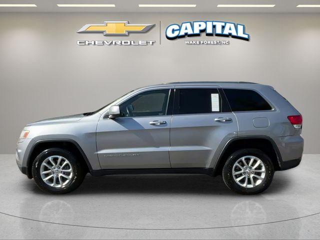 Used 2016 Silver Jeep Laredo image 2