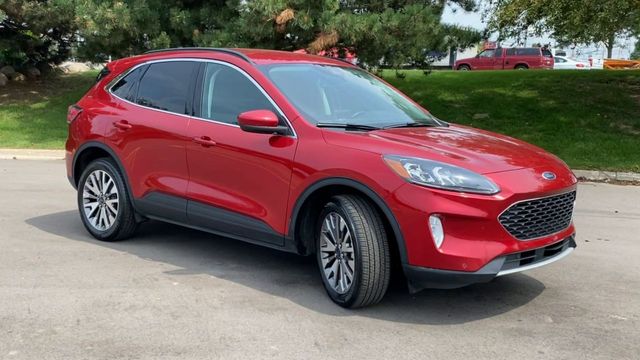 2022 Ford Escape Titanium 2