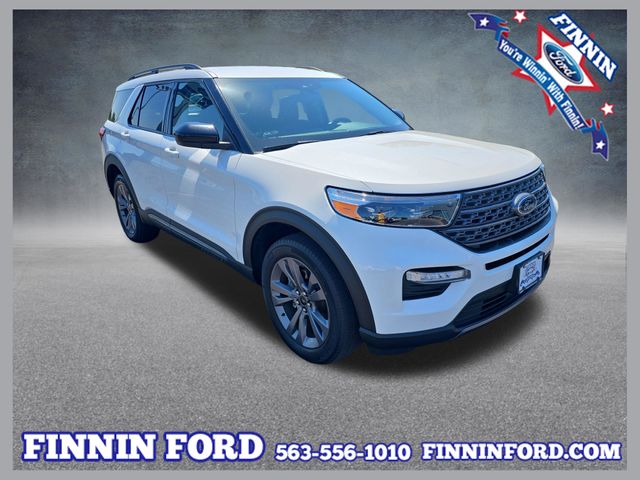 Star White Metallic Tri-Coat 2022 Ford Explorer SUV / Crossover All-Wheel Drive Automatic
