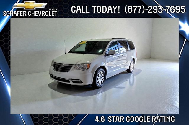 2015 Chrysler Town & Country Touring FWD