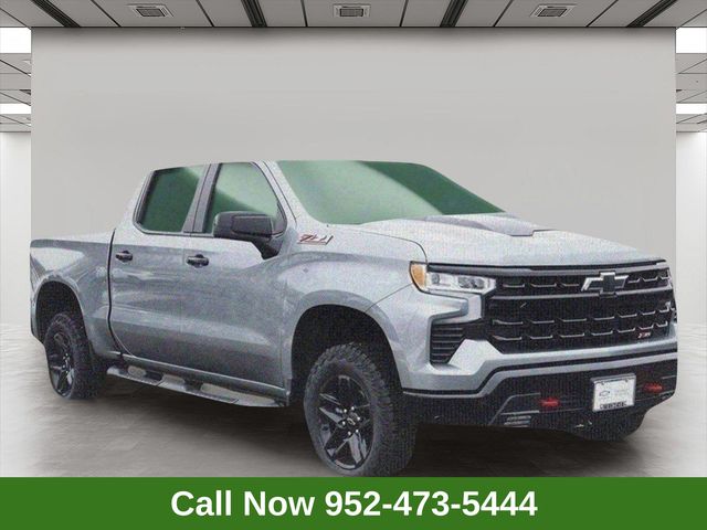 Sterling Gray Metallic 2024 Chevrolet Silverado 1500 LT Trail Boss Crew Cab 4WD Pickup Truck Four-Wheel Drive 8-Speed Automatic
