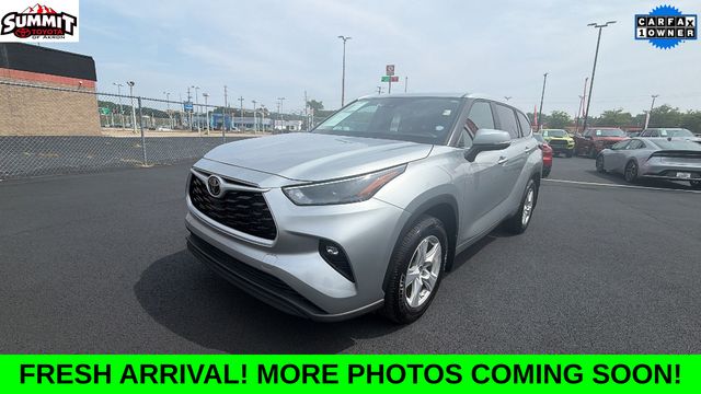 Celestial Silver Metallic 2025 Toyota Highlander SUV / Crossover All-Wheel Drive 8-Speed Automatic