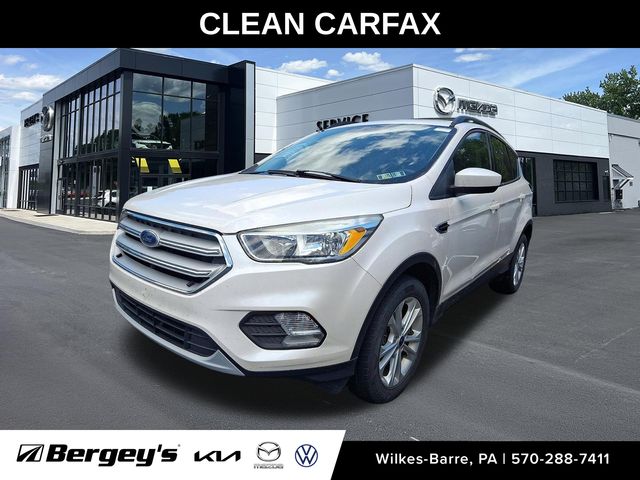White Platinum Clearcoat Metallic 2018 Ford Escape SUV / Crossover All-Wheel Drive 6-Speed Automatic