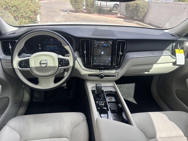 2025 Volvo XC60 Plug-In Hybrid T8 Plus photo