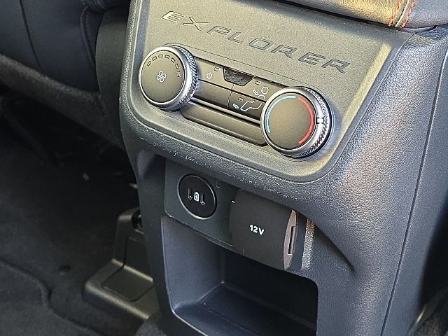 2025 Ford Explorer ST-Line:B02322