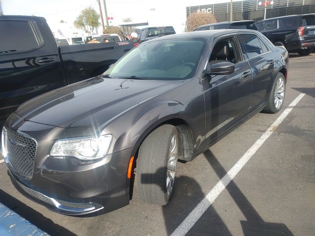 2018 Chrysler 300 Touring 10