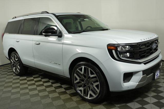 2025 Ford Expedition Platinum's photo